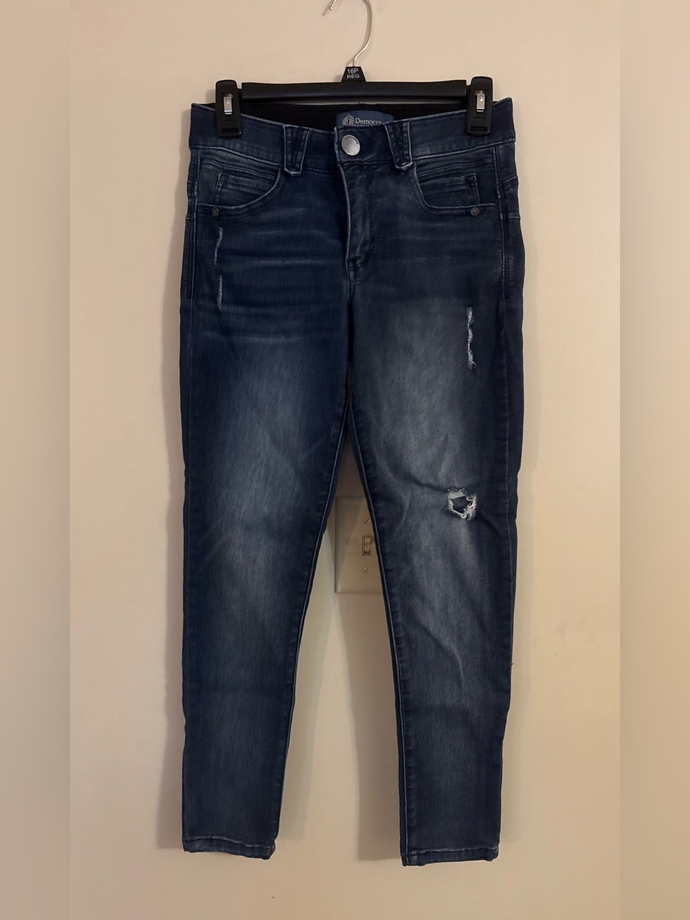 Democracy Size 2 Distressed Skinny Jean